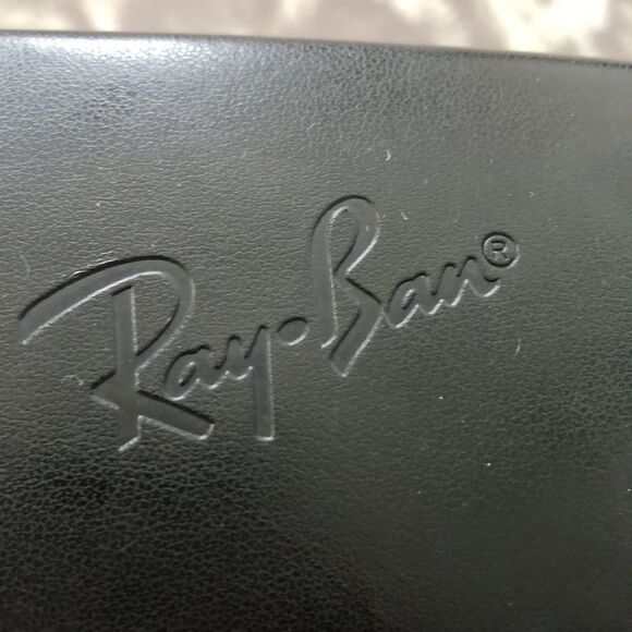 Ray-Ban Black Hard sunglass case. - Picture 2 of 10